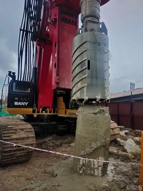 三一sr285r旋挖钻机