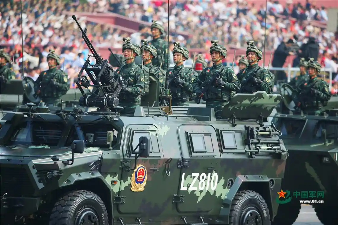 这是武警反恐突击方队.中国军网记者 张雷 摄