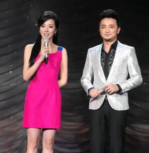 34岁央视才女李思思隐瞒10年的学霸老公原来是我们熟悉的他