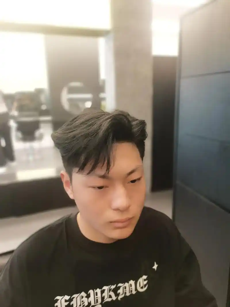 男生韩式发型.男士韩版发型修剪轮廓层次两边建议不用修短头顶 - 抖音