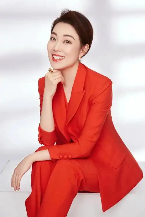 传递主流最强音展现北京新形象北京广播电视台主持人刘卓米夏李杰双双