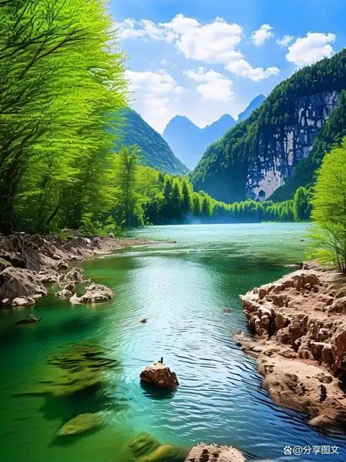 描绘的就是一幅美丽的自然山水图景,让我想起了那些令人心醉神迷的