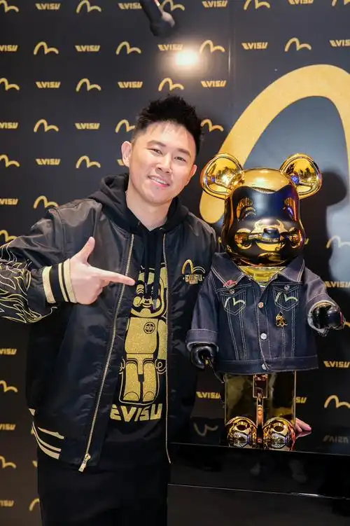 欧阳靖宣布妻子二胎得子喜讯,取名"justus"