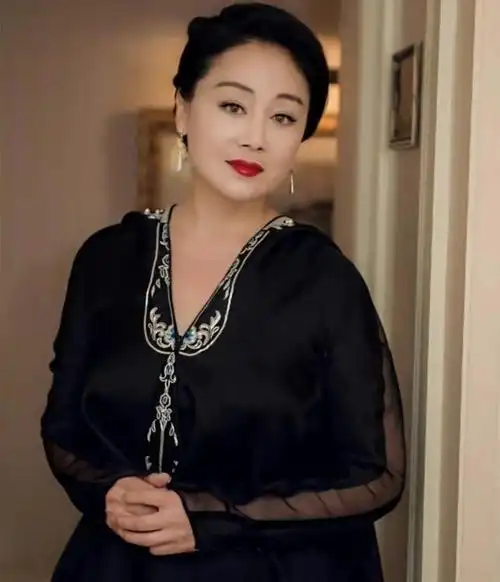 王姬是一位知名的演员,她在演艺圈中取得了很高的成就.