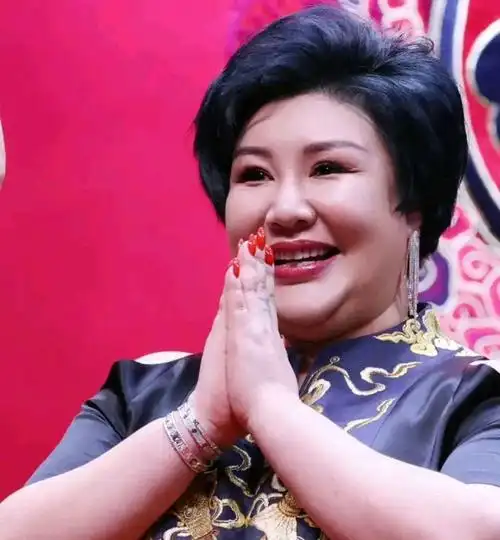 德云董事长王惠重回舞台,郭德纲报幕,张云雷调话筒,太有面儿了__财经