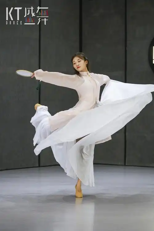 这是我看过最美的古典舞——《故梦》,一般人都比不过_舞姿