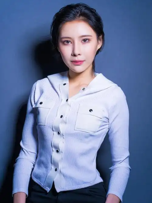 温哥华人像纯色背景个人写真