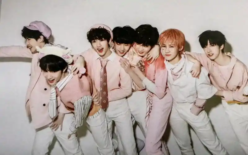 【时代少年团】一张照片勾起我们满满的回忆与感慨,我的少年郎们做到