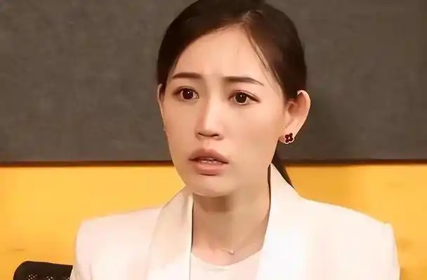 王宝强实际上曾对妻子和经纪人可能出轨有所怀疑,但当时却找不到任何