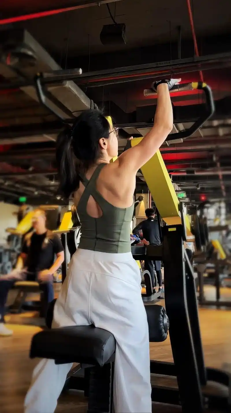 锻炼吧,你不能即单身又胖若两人 #力量训练 #女生健身图片  - 抖音