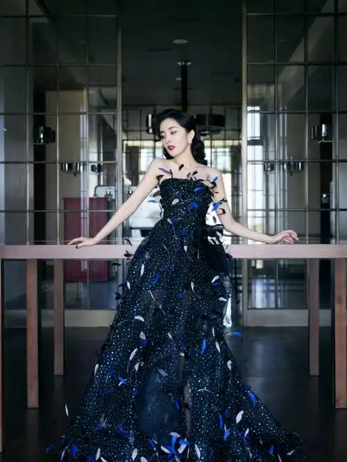 芭莎慈善夜杨幂