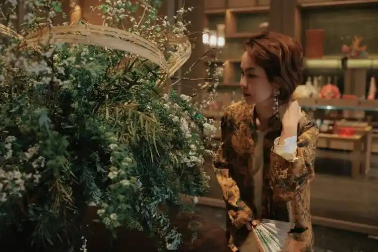 三月份拜访松山湖正是踏春的最佳时期,恰逢景区的黄花铃和异木棉开得