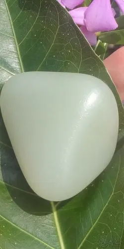 完美的籽料原石无任何瑕疵青白玉籽料原型挂件