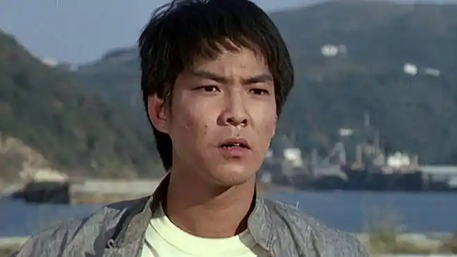 波牛:元彪临门一脚,球没进却把鞋子踢了出去,对方守门员傻眼-影视综