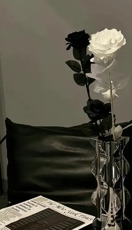 超nice的深色氛围感壁纸 得不到回复的消息不再追问_qq头像个性网