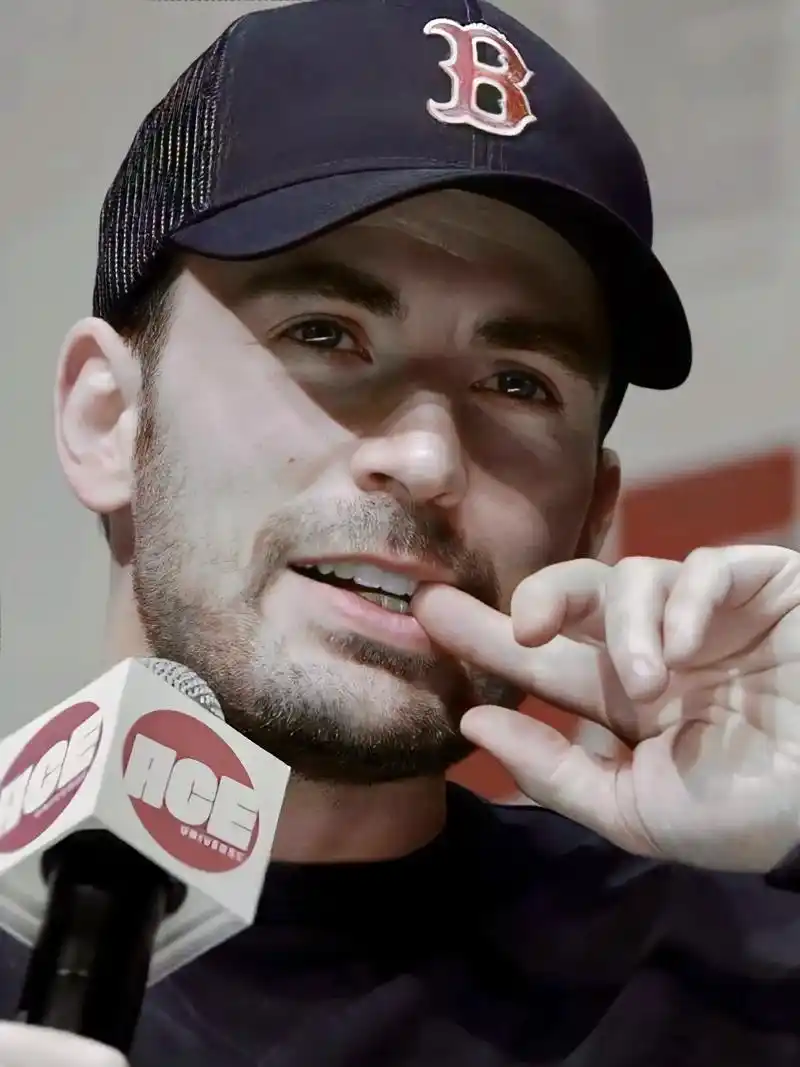 爱咬手指的小哥哥一枚呀!#美国队长 #克里斯埃文斯 - 抖音