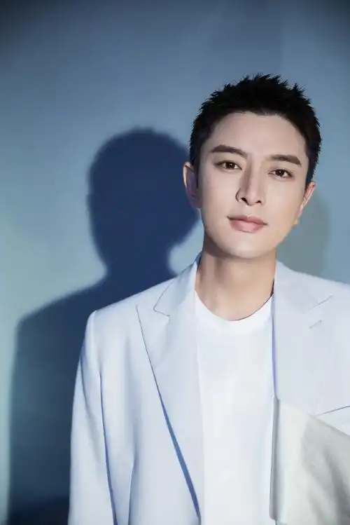 偶遇贾乃亮买金钞