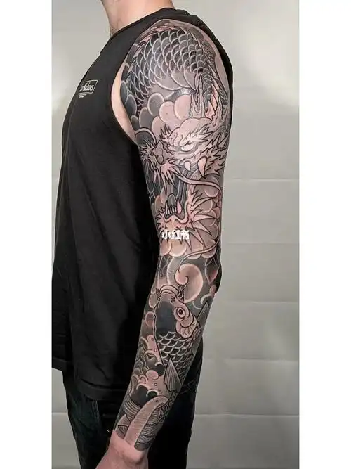 老传统花臂龙花臂菏泽纹身