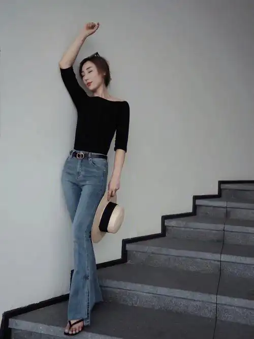 对身形的修饰是显而易见的(胯宽和小腿线条)97其次中高腰围拉长比例