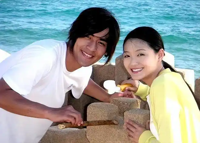 大s前男友现状蓝正龙儿女双全周渝民把女儿宠上天都很幸福