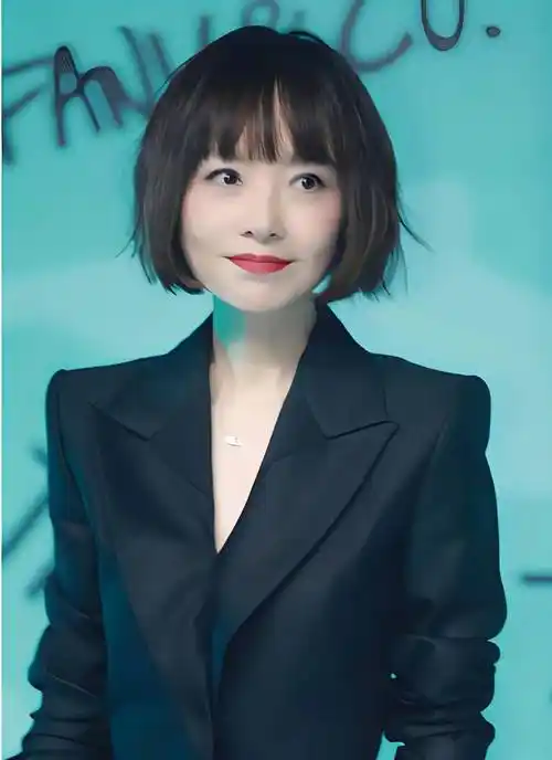 老公小我19岁!鲁豫和阿云嘎的姐弟恋:同居生活尘封的秘密曝光