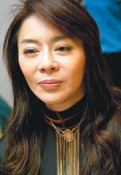 喻可欣亡父将于香港公祭刘德华人礼都不到