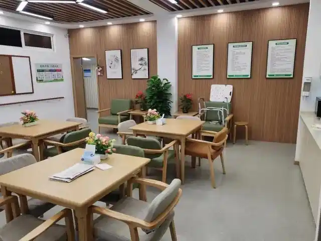 家有老人的看过来!虹口这个老年人日间照护中心开张啦