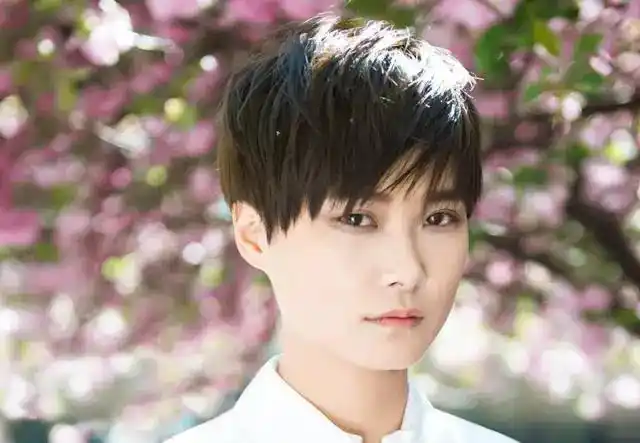 方脸女生适合的发型(四十岁方脸女人适合什么发型)--贷款哥