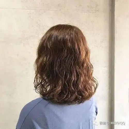 精选满头卷发型,头型长不好的就这样烫,今年很流行