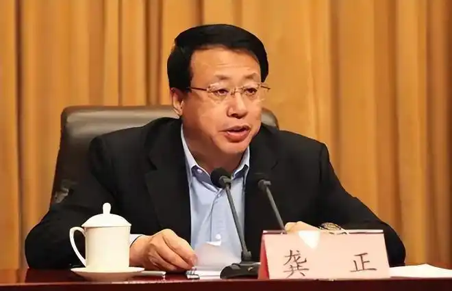 "龚正"当选上海市市长,有颜有才有实力,"毕业院校"叫人羡慕|大学生