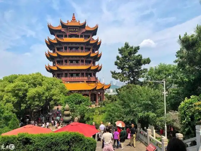 实拍黄鹤楼,楼武楼这是志性武汉市的标志性建筑,被称为天下江山第一楼