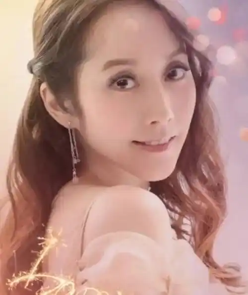 "精灵美人"许慧欣隐退8年,近照胖到认不出,为拼二胎全身水肿