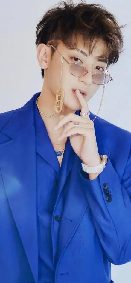 黄子韬可爱手机壁纸 - 搜狗图片搜索