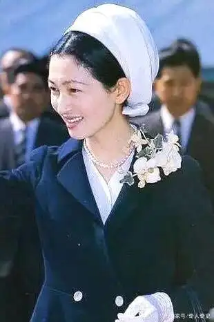 美智子:日本最美平民皇后,晚年坦言没爱过天皇,拒绝与天皇合葬