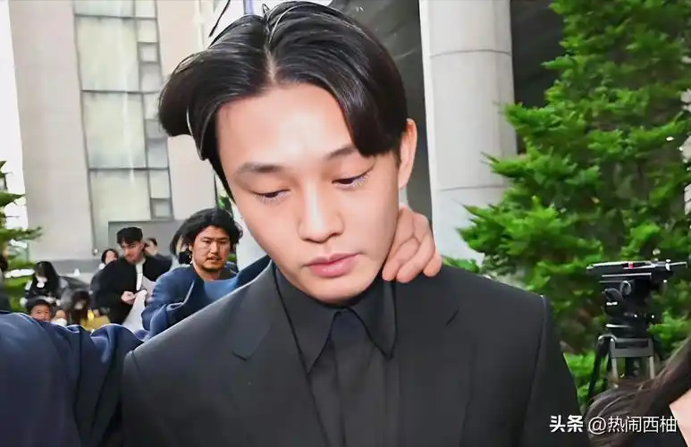 刘亚仁出庭第三次公审,明星之路从辉煌到低谷,何时再现辉煌?