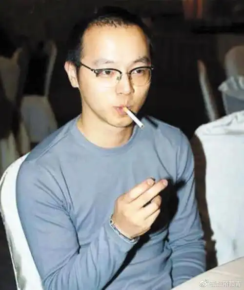 窦唯评价王菲和她的婚姻就是一个阴谋每天不跟我住一起