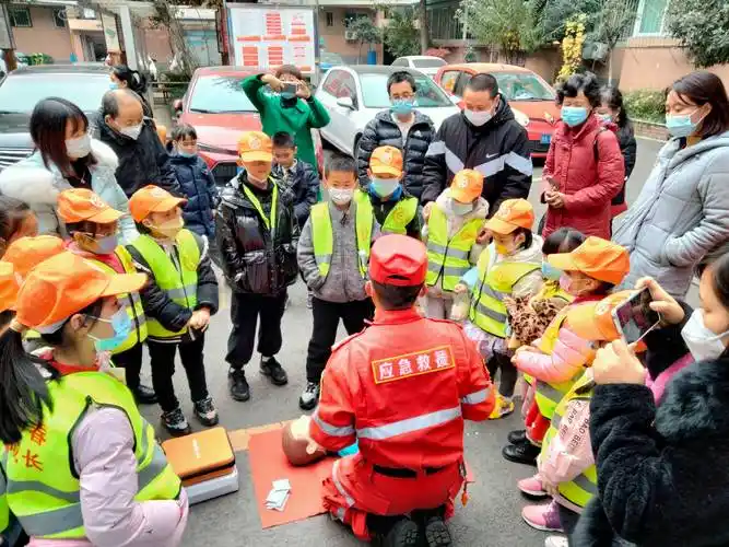 自己会急救,急救靠自己——紫荆社区小小安全员(四)_活动_朋友_手法