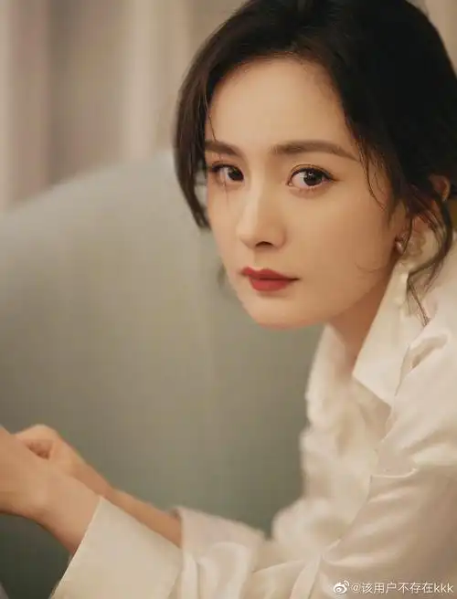 被杨幂的美貌整破防了内娱除了她没有人能凹少女人设了