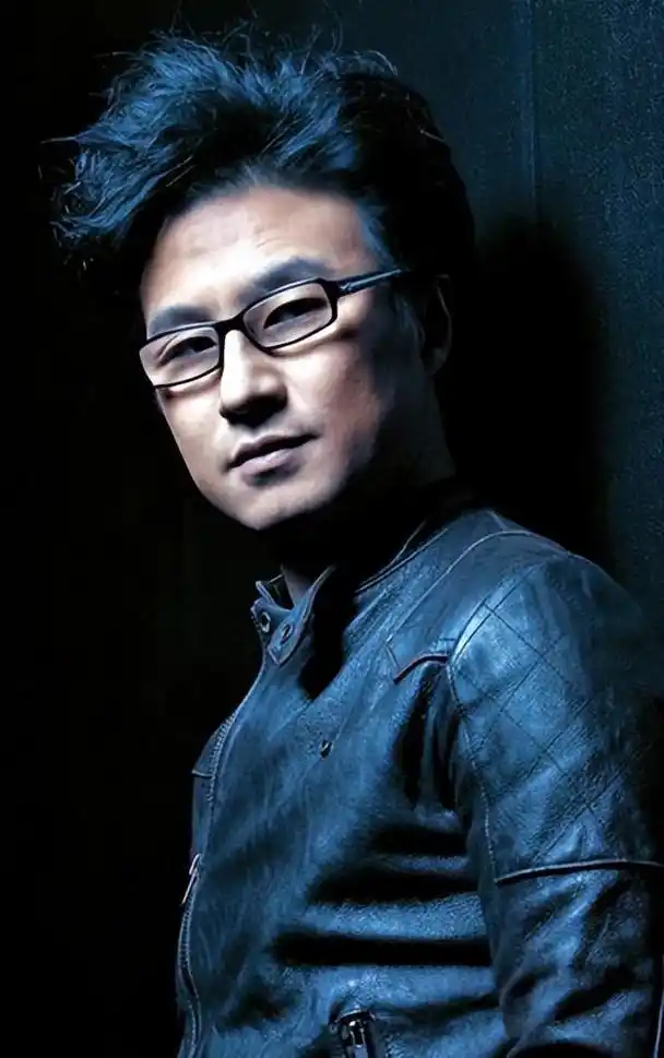 回顾汪峰情史混乱和章子怡结婚后扭转口碑如今又为何深陷争议