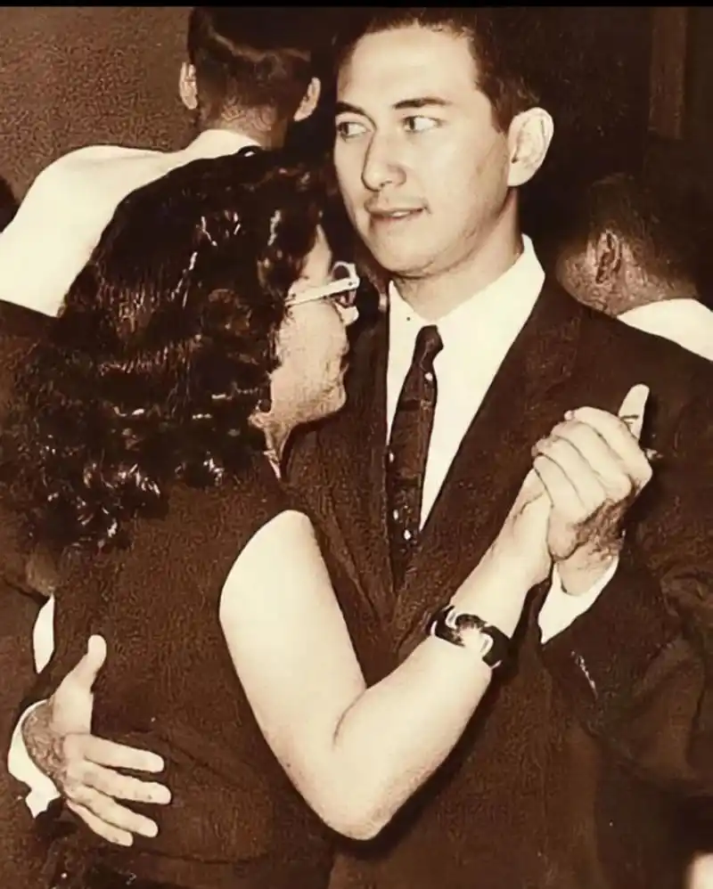 澳门赌王何鸿燊与大房太太和黎婉华!