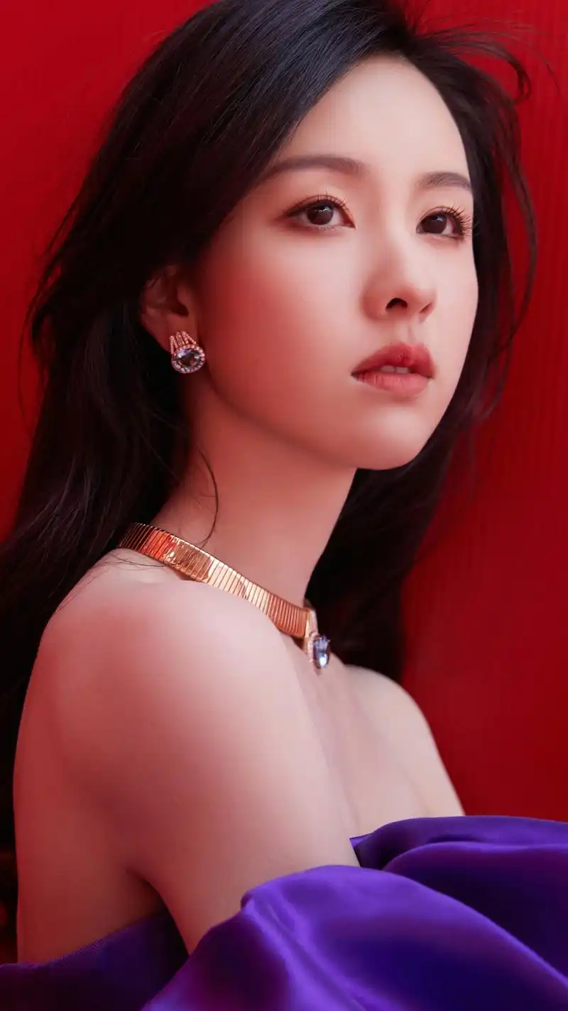 中国内地影视女演员,南航校花陈都灵