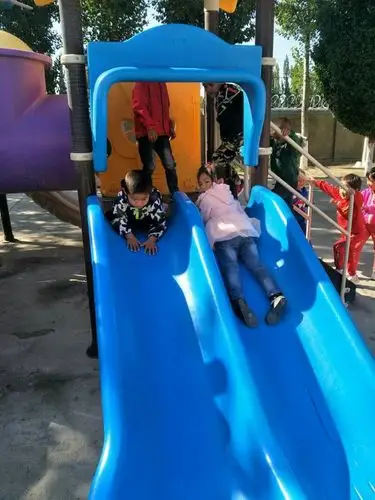 其它 江格斯乡双语幼儿园开展"安全第一课活动"主题活动 写美篇滑滑梯