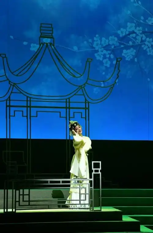 浙江越剧团牡丹亭惊艳古城长安