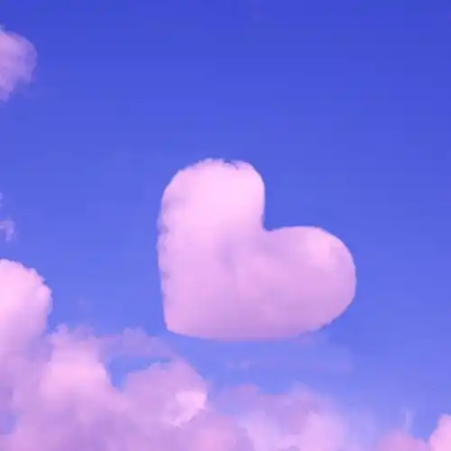 纤云淡霭琴弦渡, 浪漫天空浪漫霞.