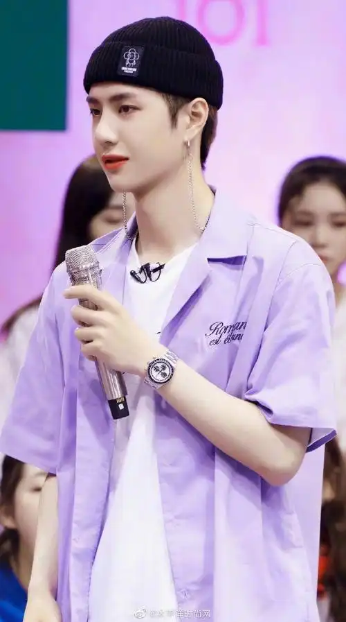 个香芋糯米丸子吗低饱和度的香芋紫色穿在身上让整个人看起来都柔软了