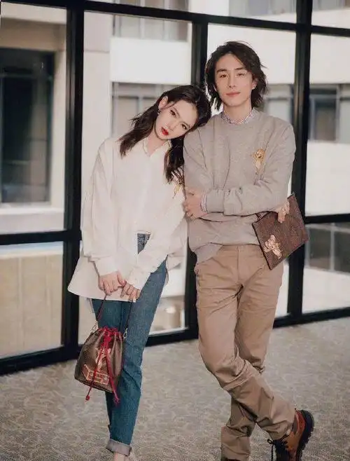 你喜欢李承铉对戚薇的称呼吗?对于戚薇的演唱会和新综艺节目有