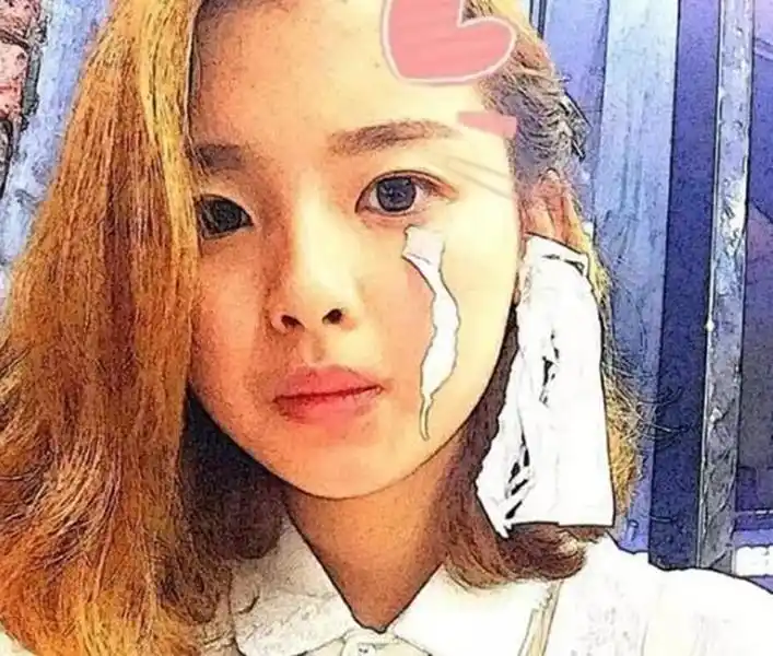 16年前杨超越打工旧照曝光,穿旗袍当礼仪小姐,整没整容一目了然