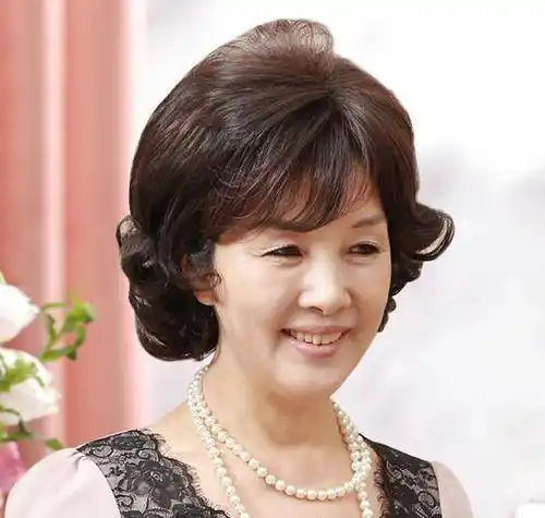 原创适合60岁70岁老人短发型简单利落显气质更有减龄感