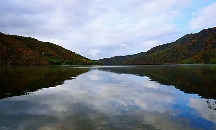 丹东宽甸青山沟景区一青山湖