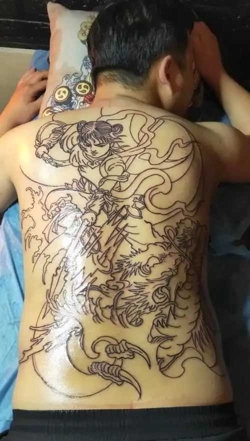 哪吒满背线条_纹身图案手稿图片_苍龙的纹身作品集